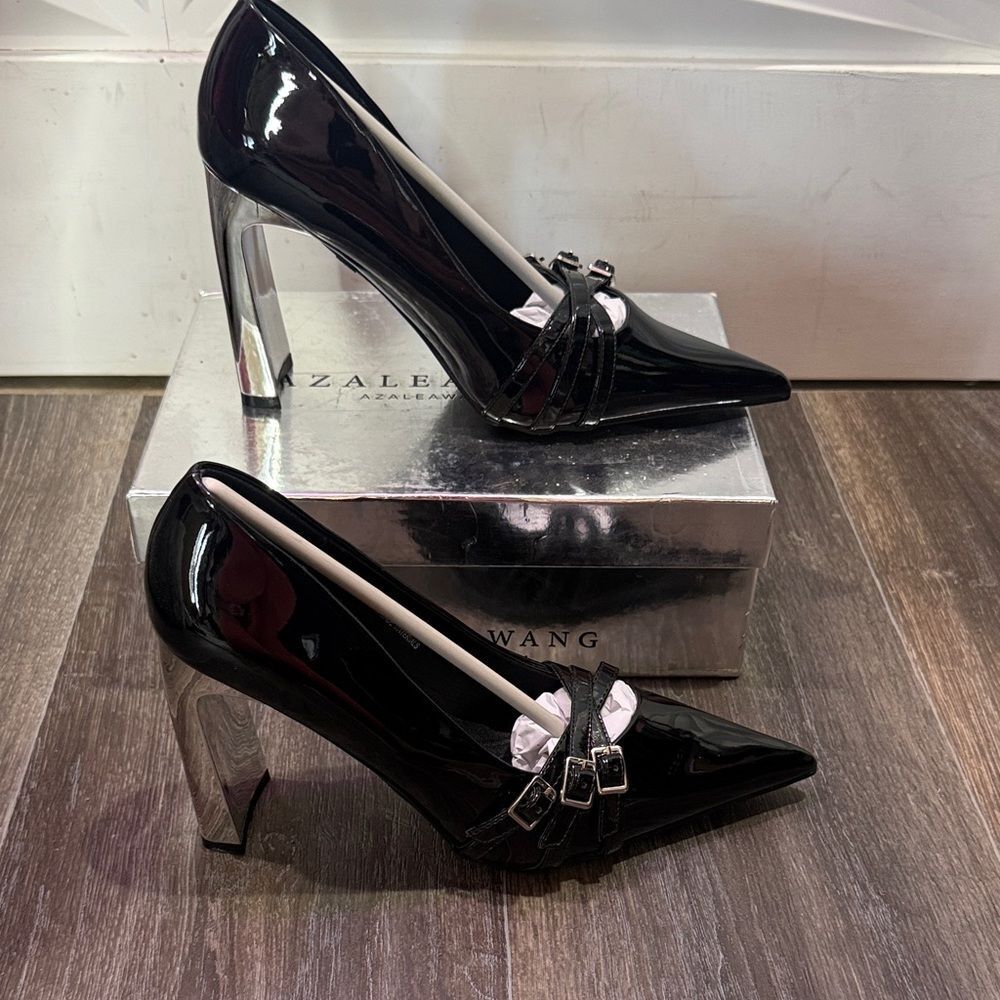 AZALEA WANG CALANDRA BLACK CHUNKY PUMP sz 8